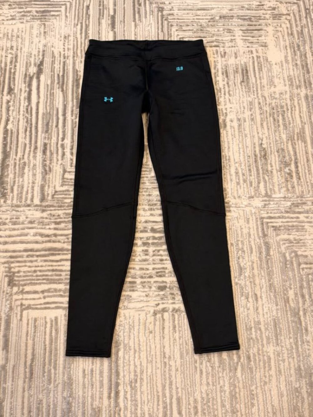 Under Armour women's small (fitted) Base 3.0 Black Coldgear leggings MSRP $79.99